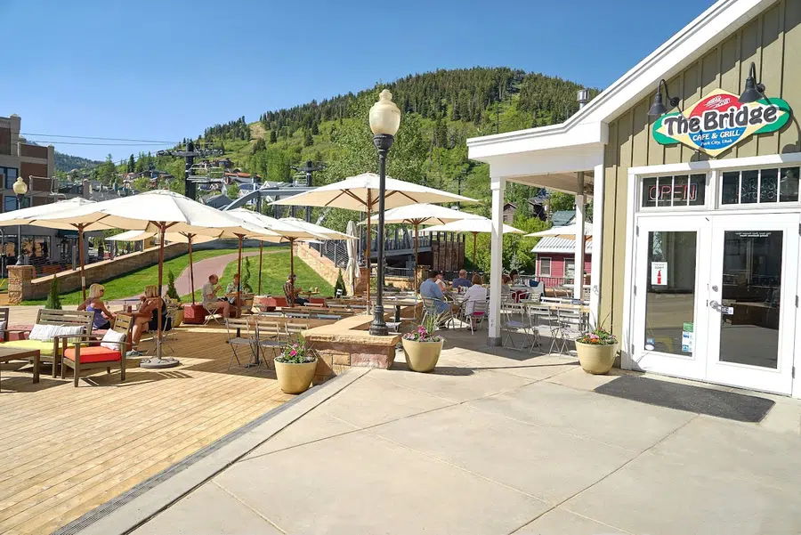 The Bridge Cafe and Grill